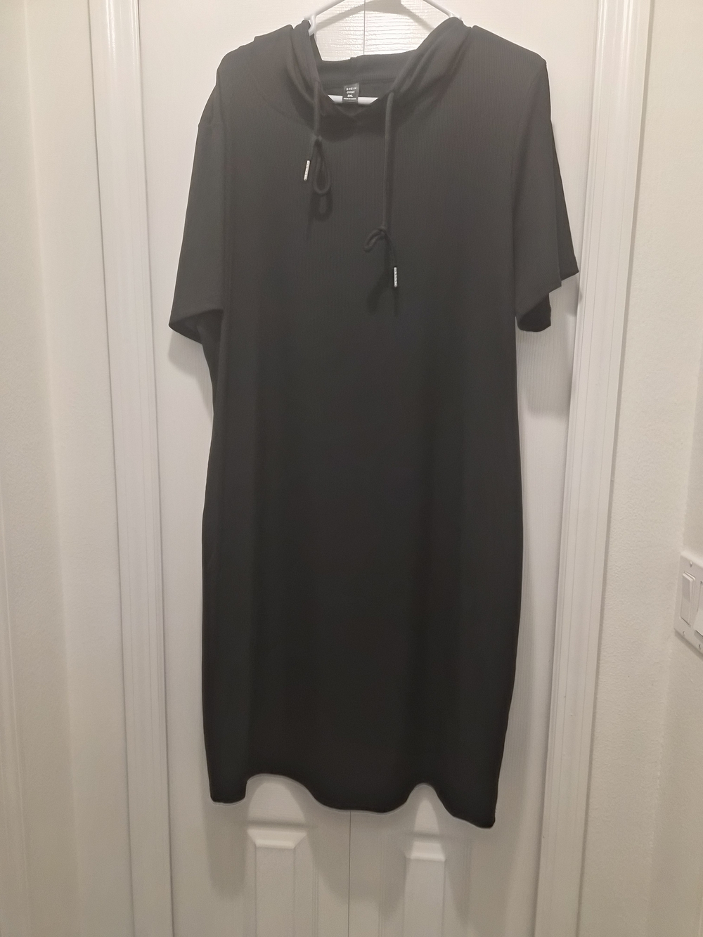 SHEIN Black Short-Sleeve Hooded Shirt Dress
